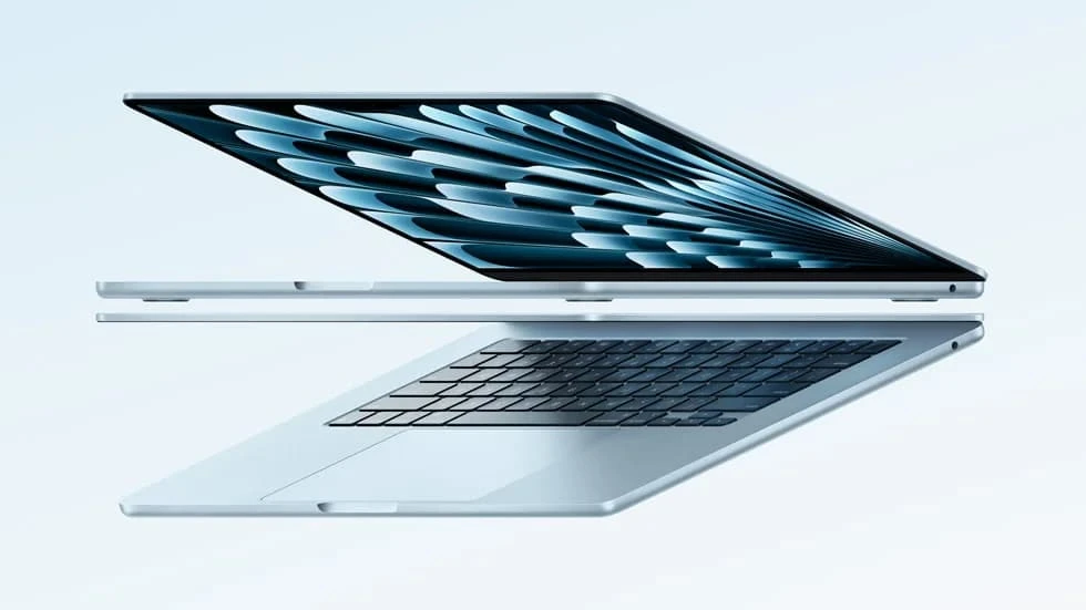Le MacBook Air 15″ Sky Blue combine élégance et puissance avec la puce Apple M4, un écran Liquid Retina 15,3″, 24 Go de RAM, 512 Go SSD, 6 haut-parleurs, et jusqu’à 18 h d’autonomie. Léger (1,51 kg), ultra-fin, connecté en Wi‑Fi 6E et Thunderbolt 4, il tourne sous macOS Sequoia.